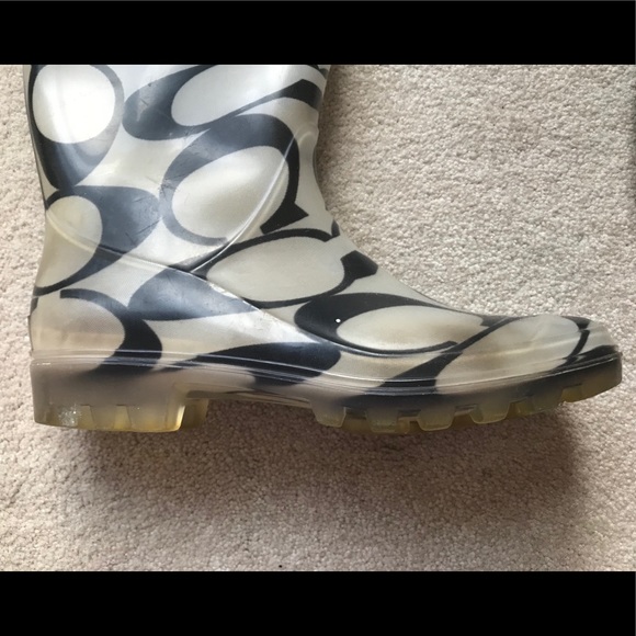 ⚡️⚡️SOLD⚡️⚡️Coach Rain Boots Size 8 - Picture 7 of 16